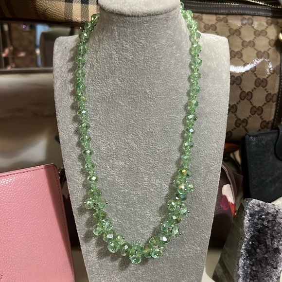 Jewelry - Beautiful sparkly green acrylic necklace.